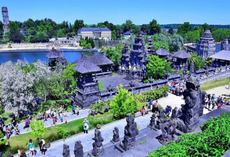 World’s Largest Tropical Greenhouse Opens at Pairi Daiza Zoo