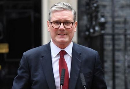 UK's Starmer Brings Crackdown on AI Chatbots in Child Safety Push
