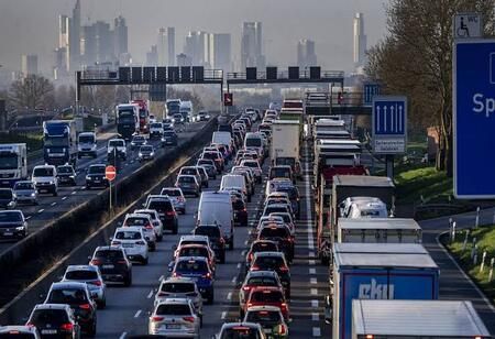 France and Germany Agree to Ease EU Car Emissions Rules in New Deal